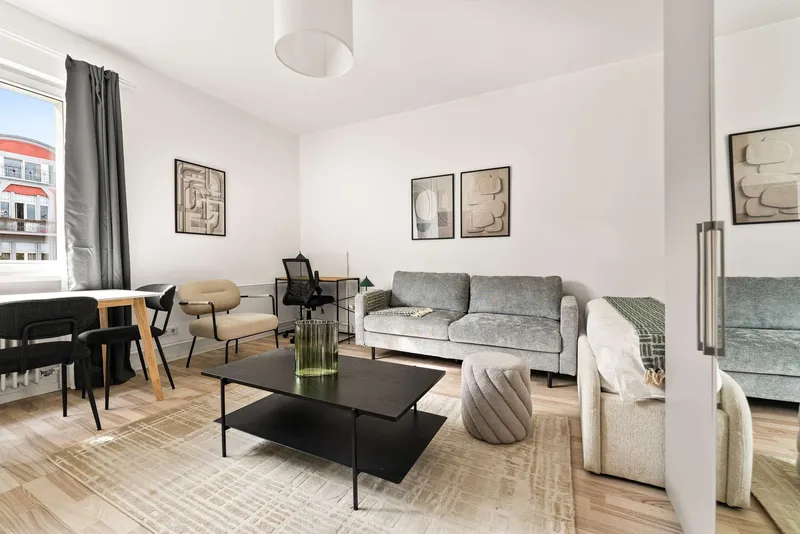 Beeindruckende 1-Zimmer Wohnung in Schönberg - voll möbliert — photo 1